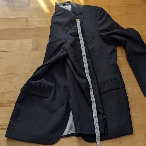 Hugo Boss dark blue striped 100% virgin wool blazer size 44L - Picture 6 of 11
